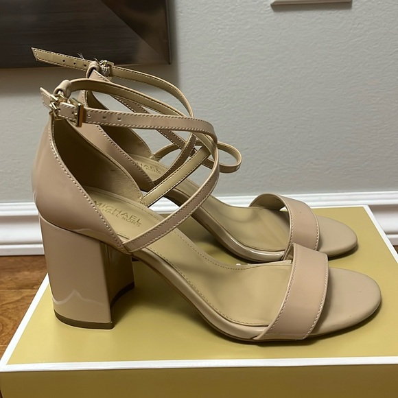 Michael Kors heels - Picture 2 of 7